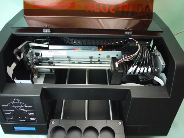 ゴルフイベントにも ゴルフボール専用UVプリンター