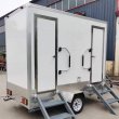 画像1: トイレトレーラー　２基仕様　災害時、イベントなどに威力を発揮　水浄化システムで川や池の水も使える けん引免許不要 (1)