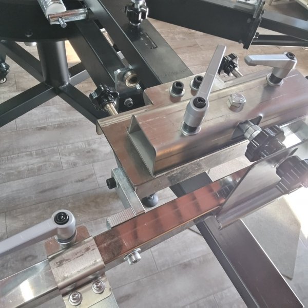 画像8: シルクスクリーン印刷機 4.6.8パレット回転式 ヒーターセット ビギナーからプロ用 (8)