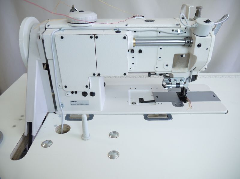 ２本針本縫い 総合送り平ミシン レザークラフターLC1560 1000Wモーター付 受注生産